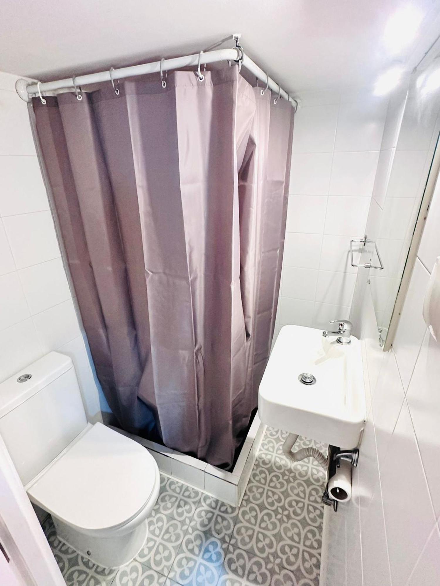 Apartment Flat, Location In Town *