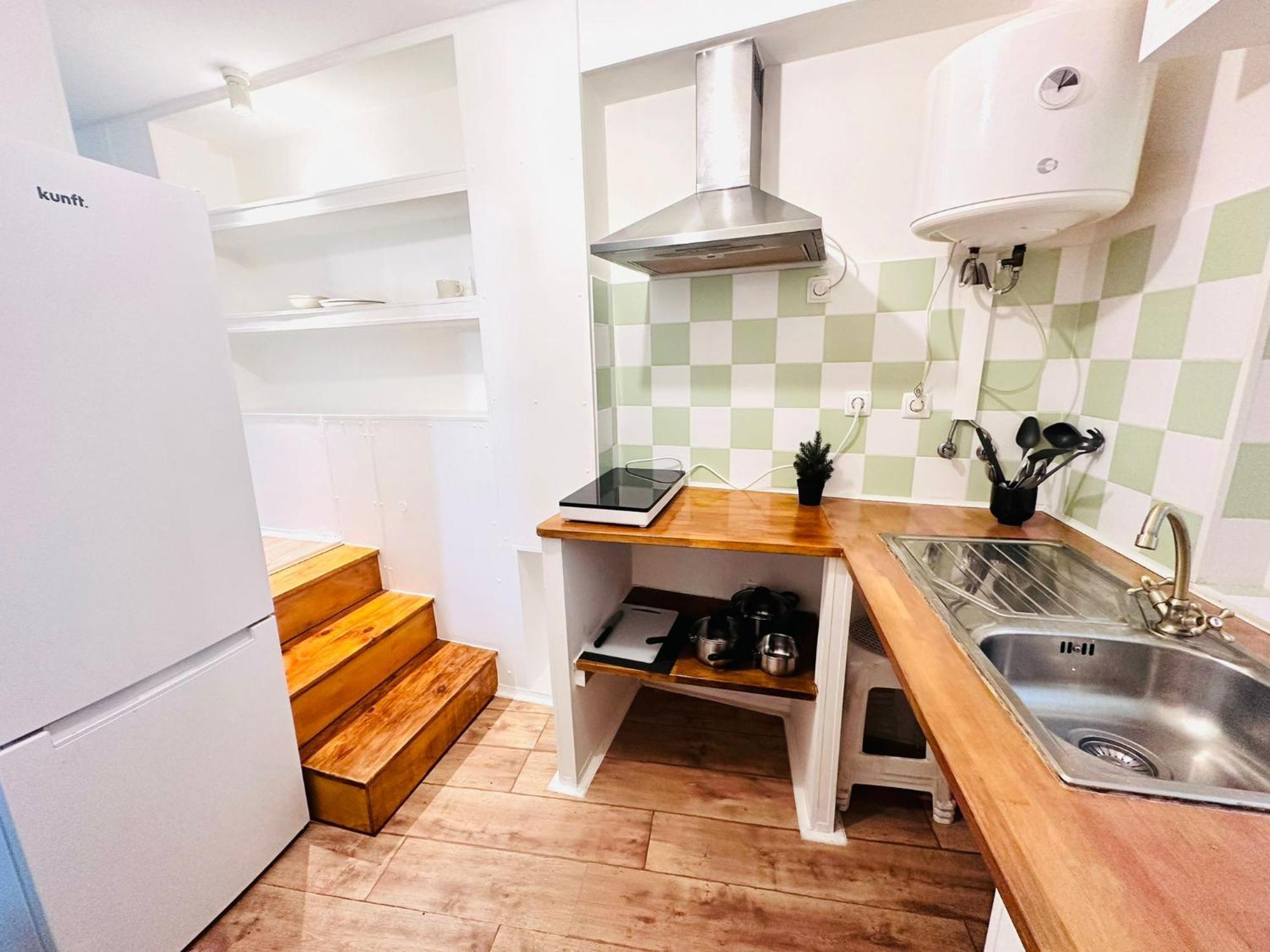Flat, Location In Town Apartment *