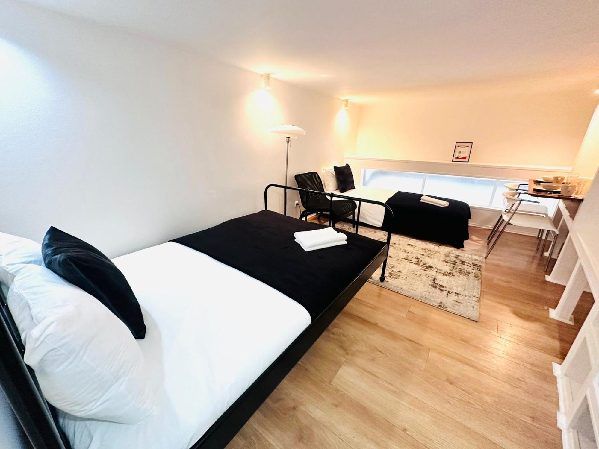 Apartment Flat, Location In Town *