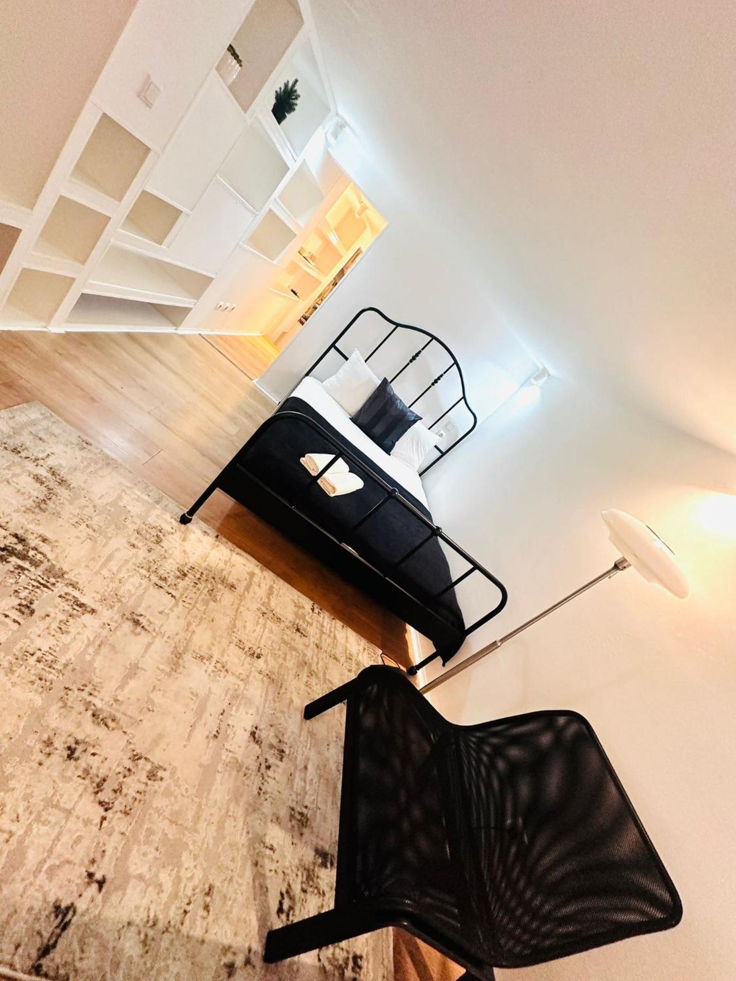 Flat, Location In Town * Lissabon